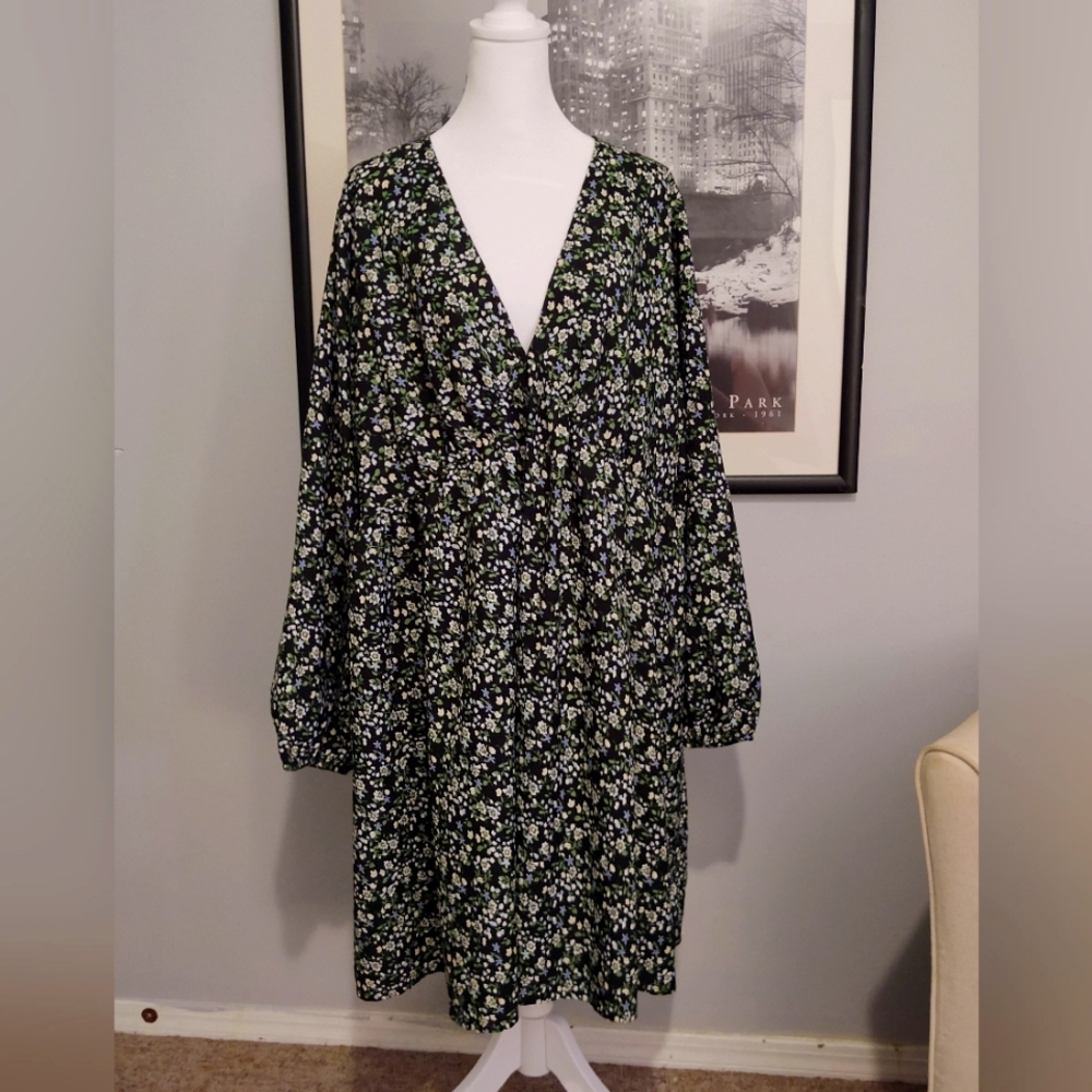 NWOT Limited Collection V-neck mini dress